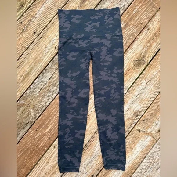 Spanx Look At Me Now Camo Leggings - Picture 3 of 5